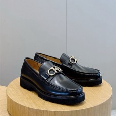 페레가모 FERRAGAMO 남성 로퍼 FM08761