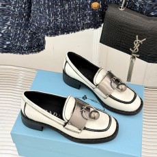 프라다 PRADA 브러시드 가죽 로퍼 PR289