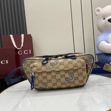 구찌 GUCCI 모티프 크로스바디백 802096 GU1366